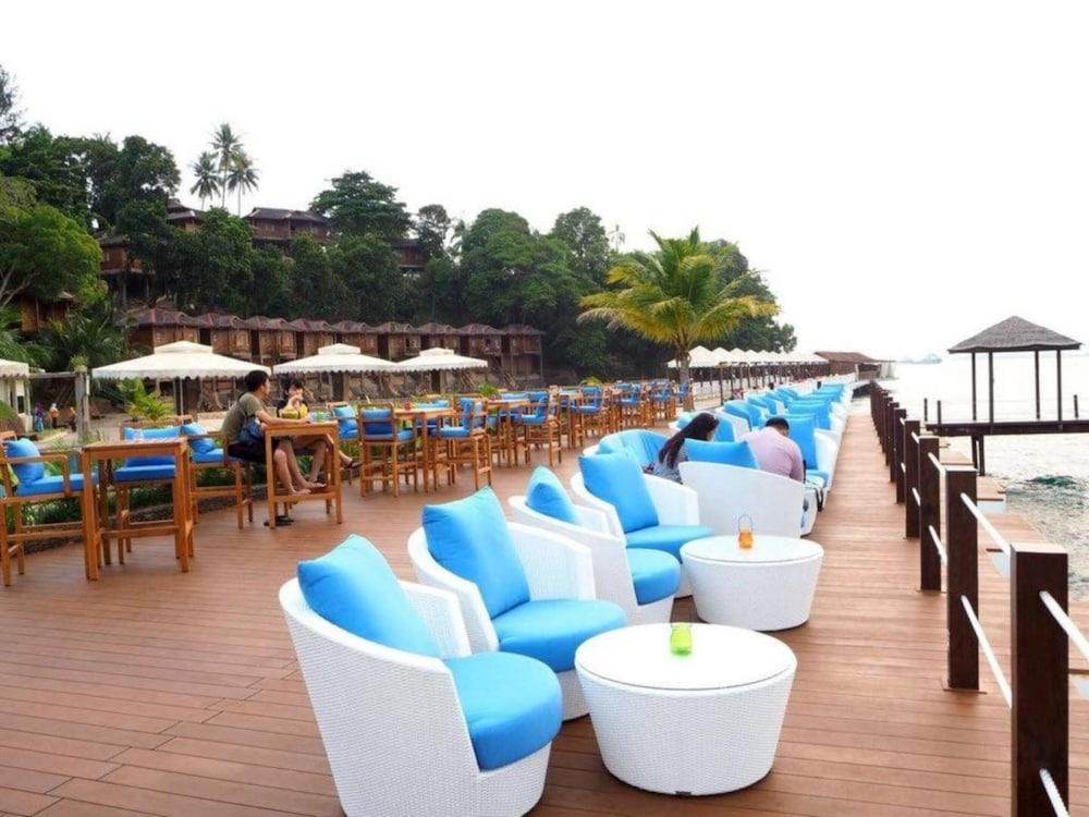 Ktm Resort Batam Sekupang Buitenkant foto