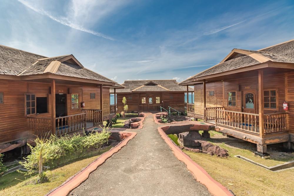 Ktm Resort Batam Sekupang Buitenkant foto